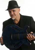 Фото Подписная акустическая гитара CORT “Luxe”, Frank Gambale
